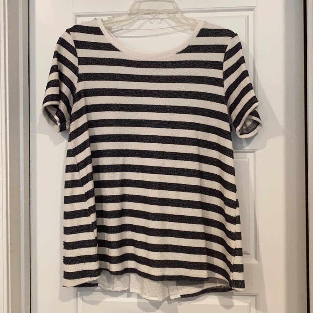 shirt with sheer detail in back by Sanctuary